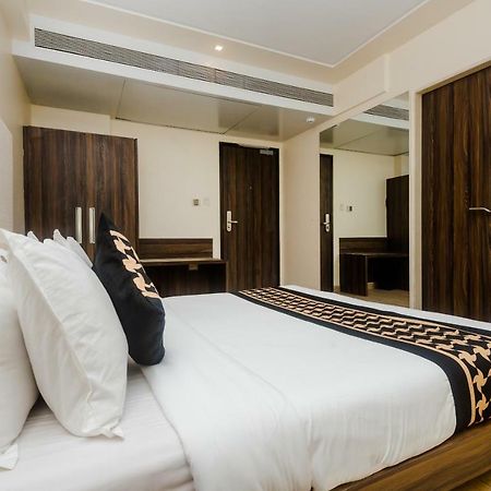 Mumbai House Hotel Juhu Екстер'єр фото